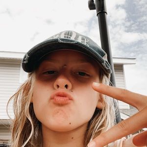 Meet your Posher, Isabella